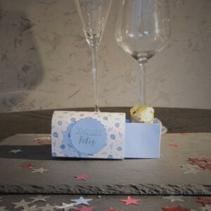 Boîte postale gourmande de Noël bleu pastel & boules scintillantes "Joyeuses Fêtes"