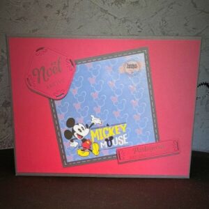 Coffret Mickey rouge et noir avec décorations de Noël