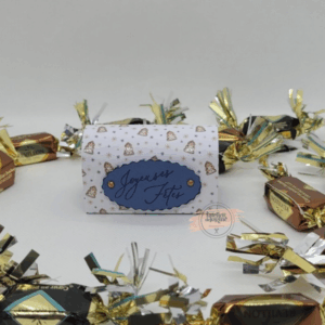 Boîte postale pain d’épices – Joyeuses Fêtes, vue de face avec décor de chocolats dorés